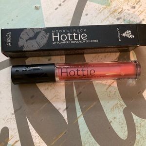 Younique hottie lip plumper